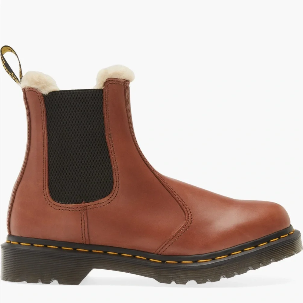 Doc Martins Lenore Saddle Brown Leather Chelsea Boots w Fur Lining sz 7 🌼